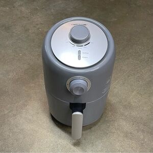 Farberware Gray 1.9 qt. Compact Oil-Less Air Fryer